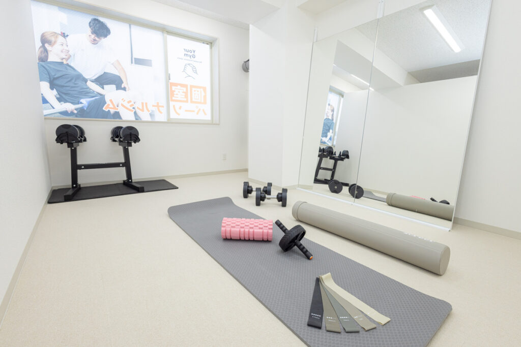 東中野のパーソナルジムYourGymの清潔な店内